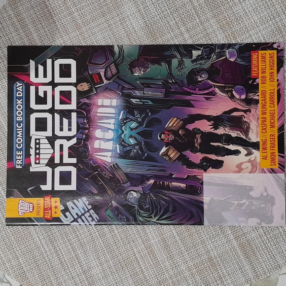 Collectible Paperback Comics Bundle - Picture 5 of 7